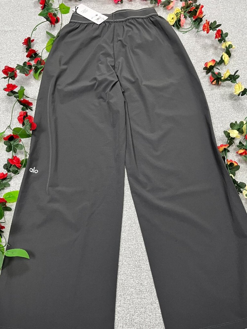 🧚‍♂️NWT ALO Yoga Suit Up Trouser Dark Grey (Regular) 🧈 Wide Leg 30” Inseam - Picture 3 of 9